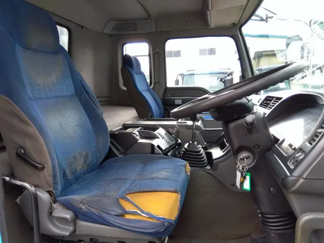 いすゞ ギガ PDG-CYZ52V8(6x4)の写真22