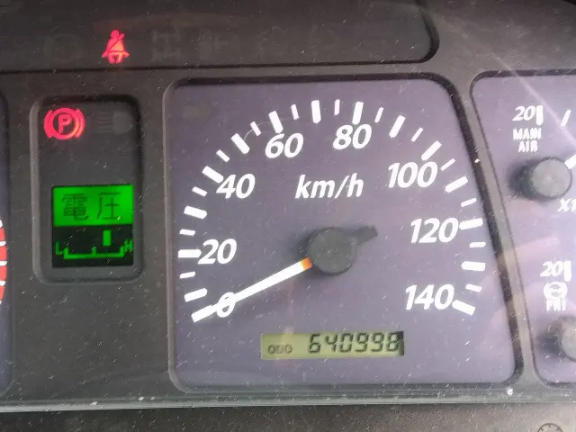 いすゞ ギガ PDG-CYZ52V8(6x4)の写真24