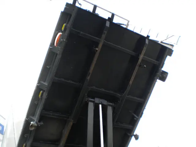 三菱 ファイター QKG-FK62FZ(2WD)の写真12