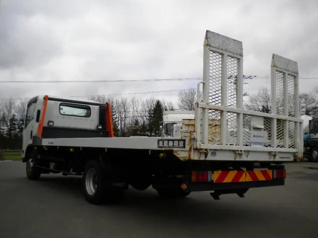 いすゞ エルフ BDG-NPS85AN(4WD)の写真4