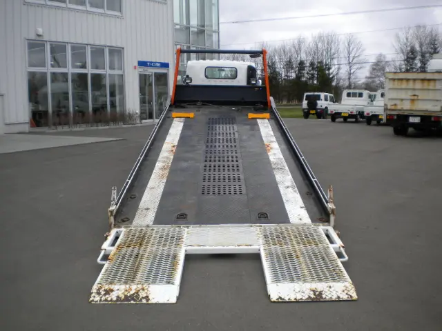 いすゞ エルフ BDG-NPS85AN(4WD)の写真7