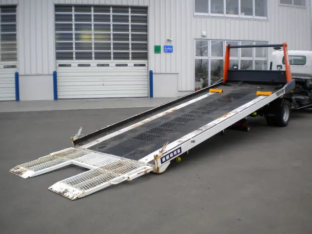 いすゞ エルフ BDG-NPS85AN(4WD)の写真8