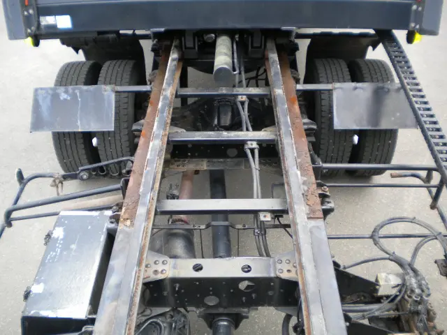 いすゞ エルフ BDG-NPS85AN(4WD)の写真12