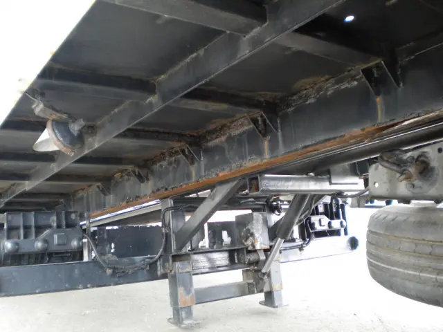 いすゞ エルフ BDG-NPS85AN(4WD)の写真15