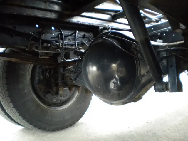 いすゞ エルフ BDG-NPS85AN(4WD)の写真17