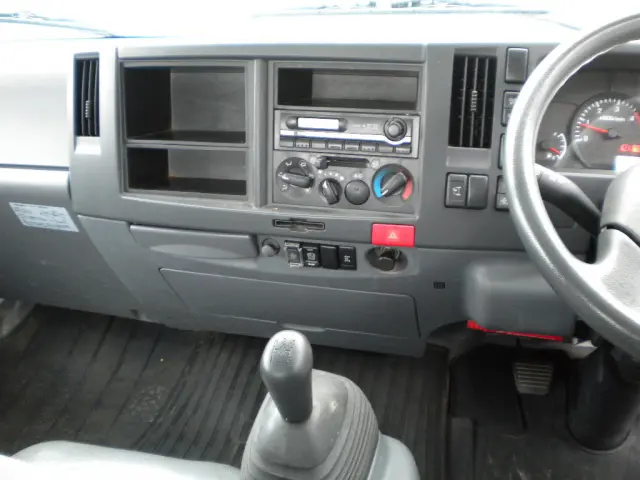 いすゞ エルフ BDG-NPS85AN(4WD)の写真23