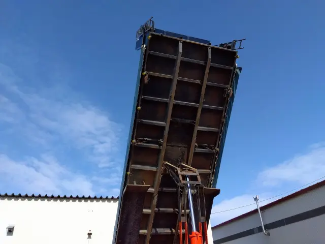 日野 プロフィア QKG-FS1EWBA(6x4)の写真10