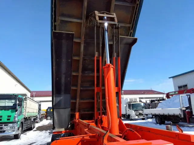 日野 プロフィア QKG-FS1EWBA(6x4)の写真11