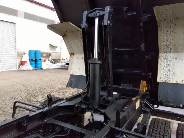 いすゞ フォワード 2RG-FRS90S2(4WD)の写真12