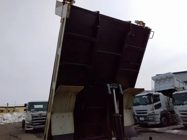 いすゞ フォワード 2RG-FRS90S2(4WD)の写真13