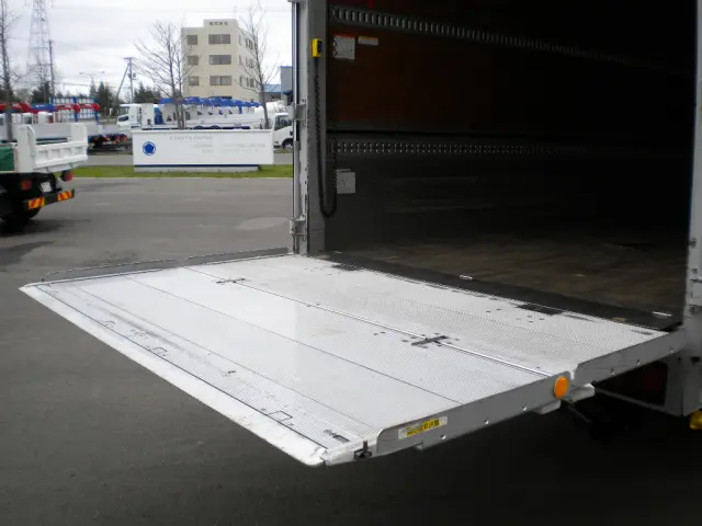 いすゞ フォワード TKG-FRR90S2(2WD)の写真10