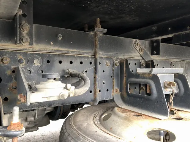 いすゞ エルフ TRG-NJS85AN(4WD)の写真15