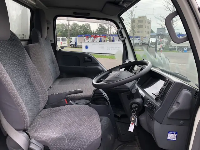 いすゞ エルフ TRG-NJS85AN(4WD)の写真22