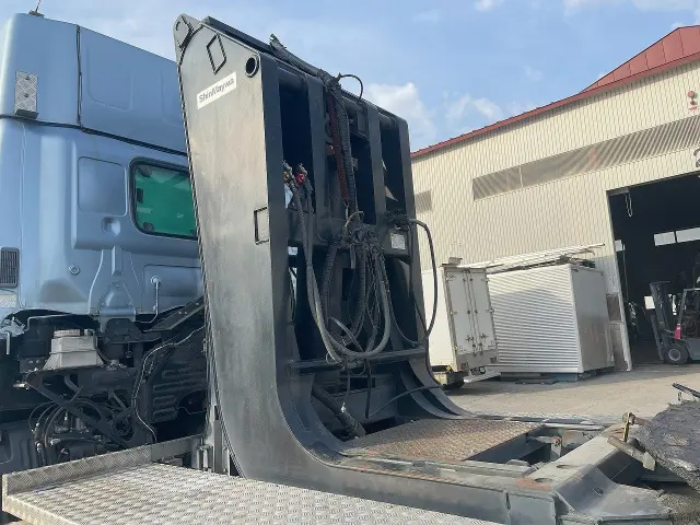 日野 プロフィア BKG-SH1EGXG(2WD)の写真8