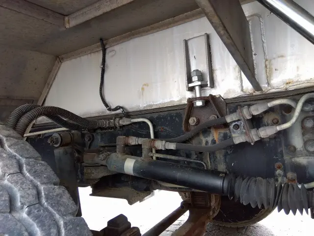 いすゞ ギガ KL-CYG23P4(6x2)の写真12