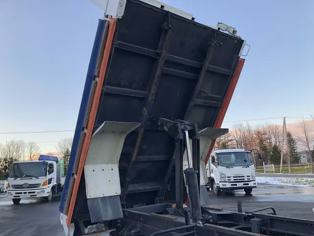 いすゞ フォワード 2PG-FRS90S2(4WD)の写真11