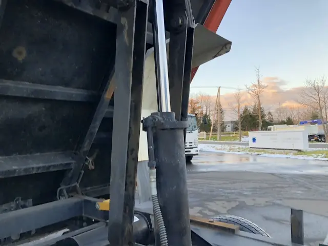 いすゞ フォワード 2PG-FRS90S2(4WD)の写真12