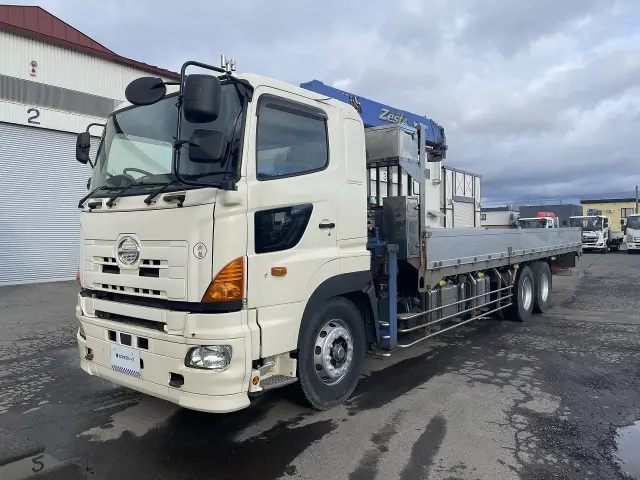 日野 プロフィア QPG-FS1EWEA(6x4)の写真1