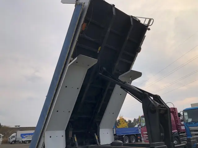 日野 プロフィア QKG-FS1EKDA(6x4)の写真11