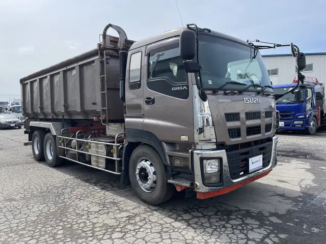 いすゞ ギガ LKG-CYZ77AM(6x4)の写真2