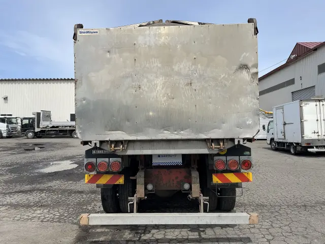 いすゞ ギガ LKG-CYZ77AM(6x4)の写真5