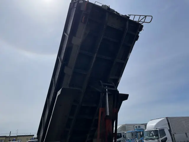 いすゞ ギガ LKG-CYZ77AM(6x4)の写真11