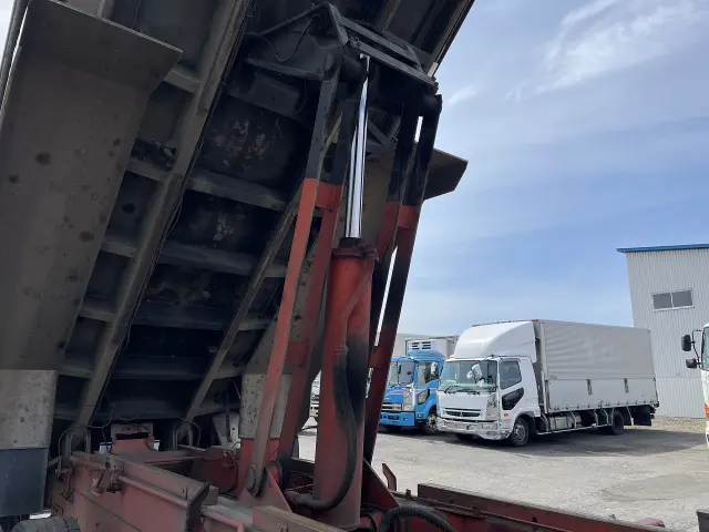 いすゞ ギガ LKG-CYZ77AM(6x4)の写真12