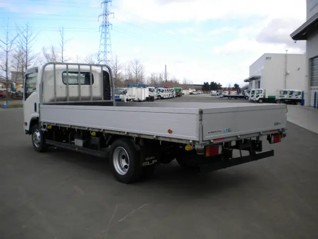 いすゞ エルフ 2PG-NPS88AR(4WD)の写真4