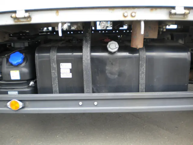 いすゞ エルフ 2PG-NPS88AR(4WD)の写真10