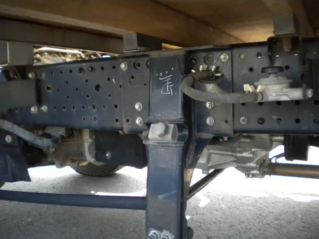 いすゞ エルフ 2PG-NPS88AR(4WD)の写真11