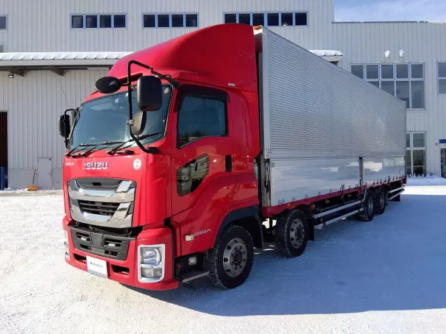 いすゞ ギガ QKG-CYJ77B(8x4)の写真1