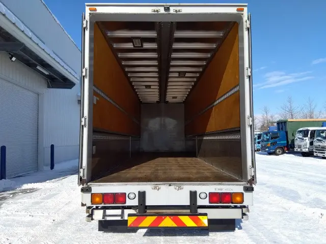 いすゞ ギガ QKG-CYJ77B(8x4)の写真7