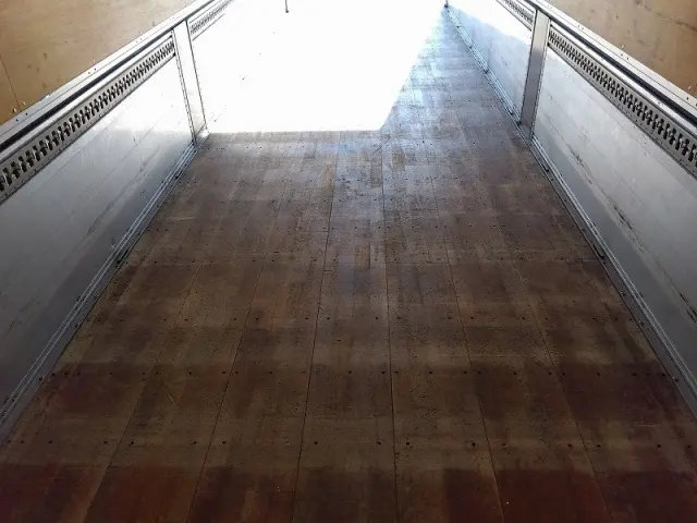 いすゞ ギガ QKG-CYJ77B(8x4)の写真11