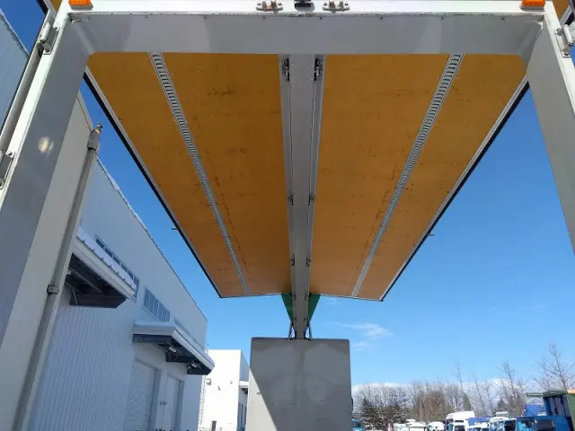 いすゞ ギガ QKG-CYJ77B(8x4)の写真12