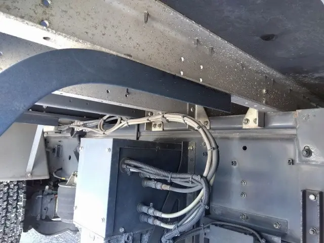 いすゞ ギガ QKG-CYJ77B(8x4)の写真13