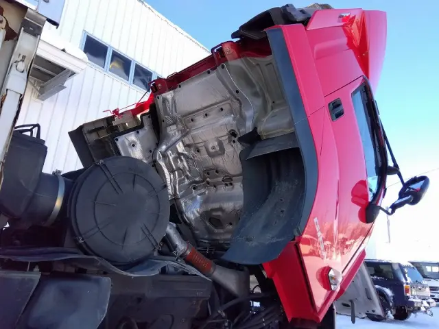 いすゞ ギガ QKG-CYJ77B(8x4)の写真18