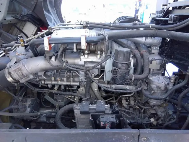 いすゞ ギガ QKG-CYJ77B(8x4)の写真19