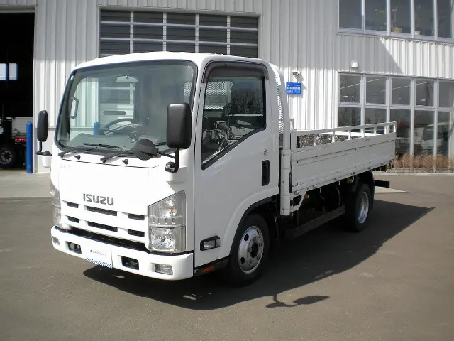 いすゞ エルフ TKG-NMR85R(2WD)の写真1