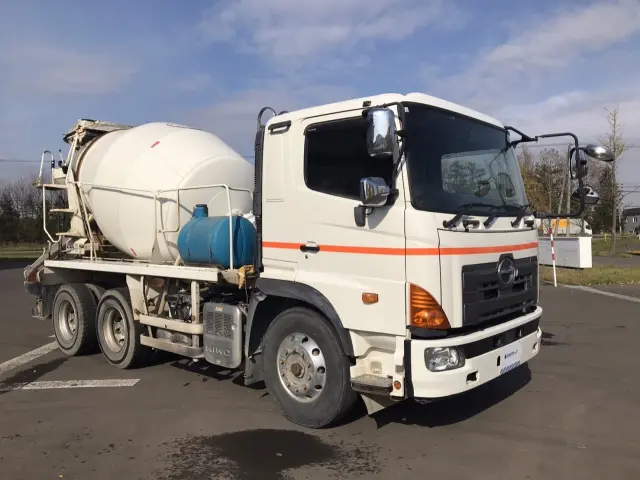 日野 プロフィア QPG-FS1AKDA(6x4)の写真2