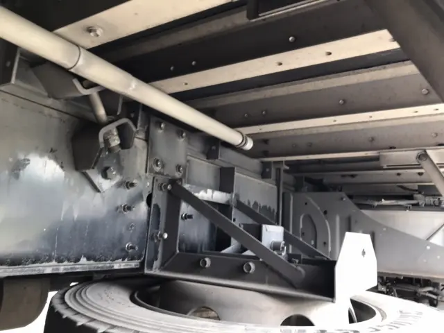 日野 プロフィア QKG-FW1EXBG(8x4)の写真15