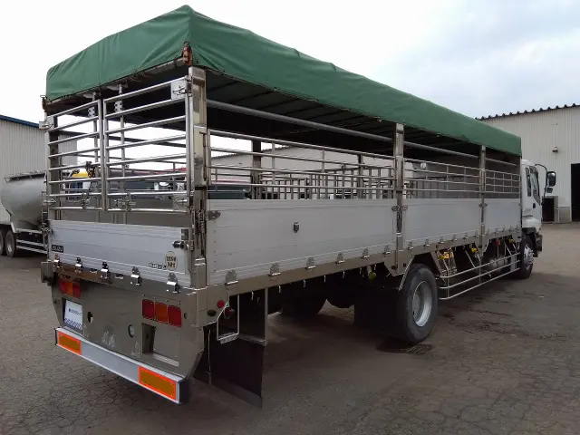 いすゞ ギガ KL-CVR80P3(2WD)の写真6