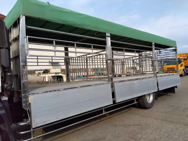 いすゞ ギガ KL-CVR80P3(2WD)の写真8