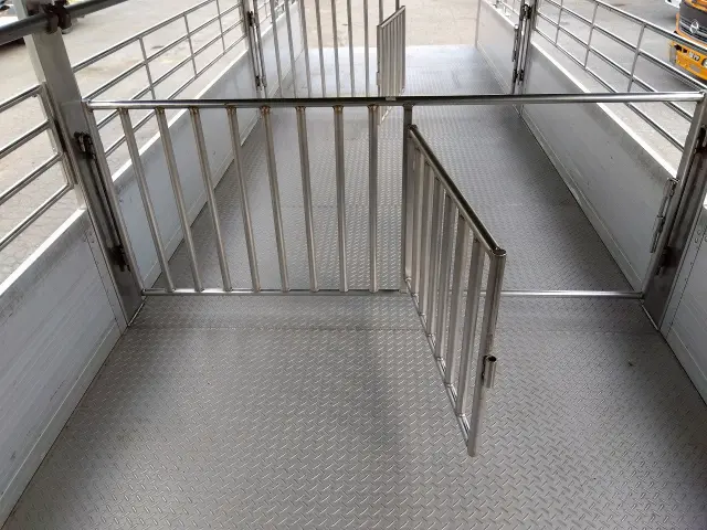 いすゞ ギガ KL-CVR80P3(2WD)の写真10