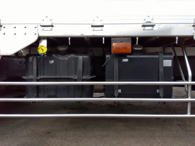 いすゞ ギガ KL-CVR80P3(2WD)の写真11