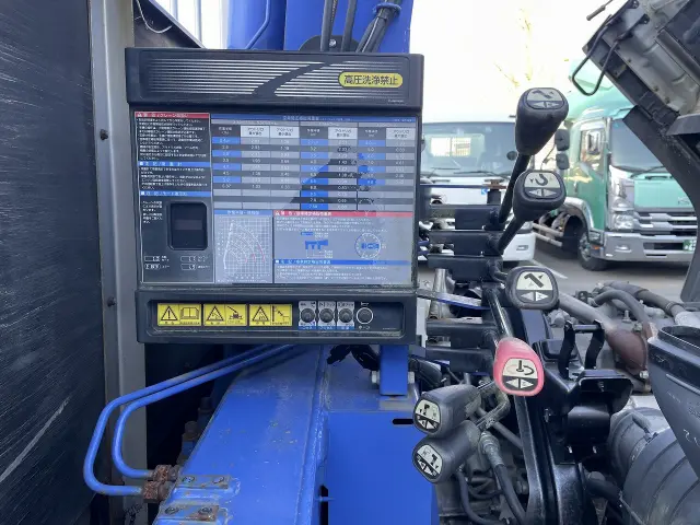 いすゞ フォワード QPG-FTR34S2(2WD)の写真12