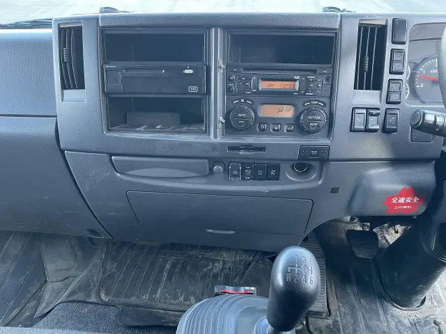 いすゞ フォワード QPG-FTR34S2(2WD)の写真23