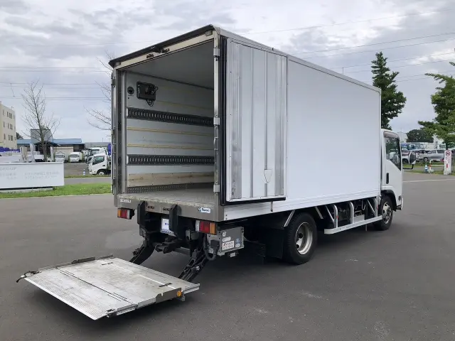 いすゞ エルフ SKG-NPR85AN(2WD)の写真8