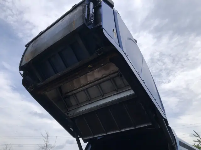 いすゞ フォワード SKG-FRR90S2(2WD)の写真10