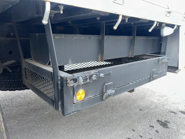 いすゞ フォワード TKG-FRR90S2(2WD)の写真16