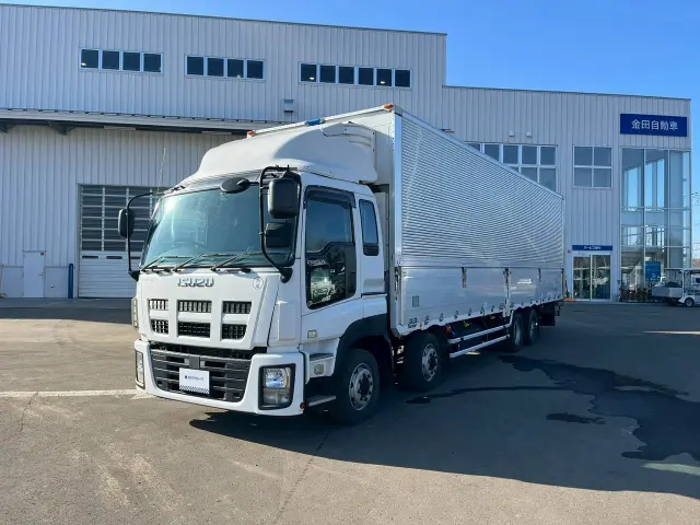 いすゞ ギガ QKG-CYJ77A(8x4)の写真1